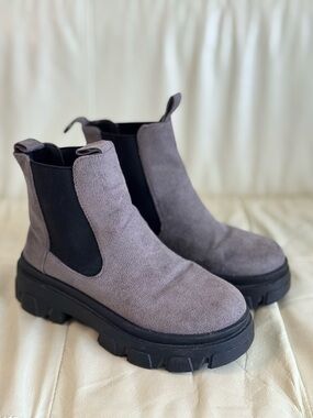 Chunky Chelsea Boots in Taupe Faux Suede